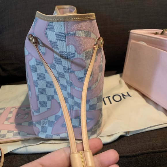 LV Tahitienne Neverfull - Picture 4 of 16